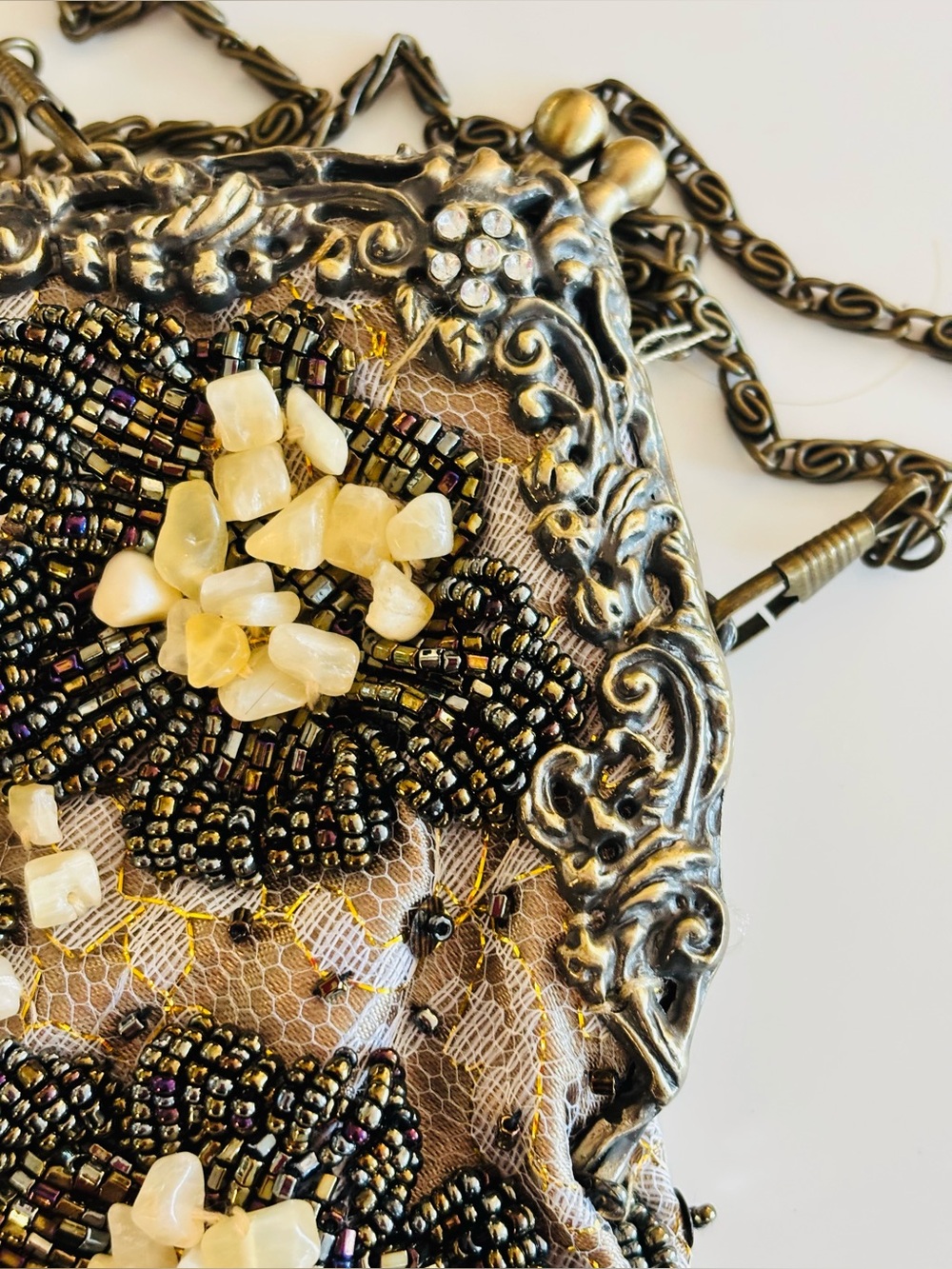 Vintage Beaded Floral Clutch in Gold and Cream - Picture 7 of 14